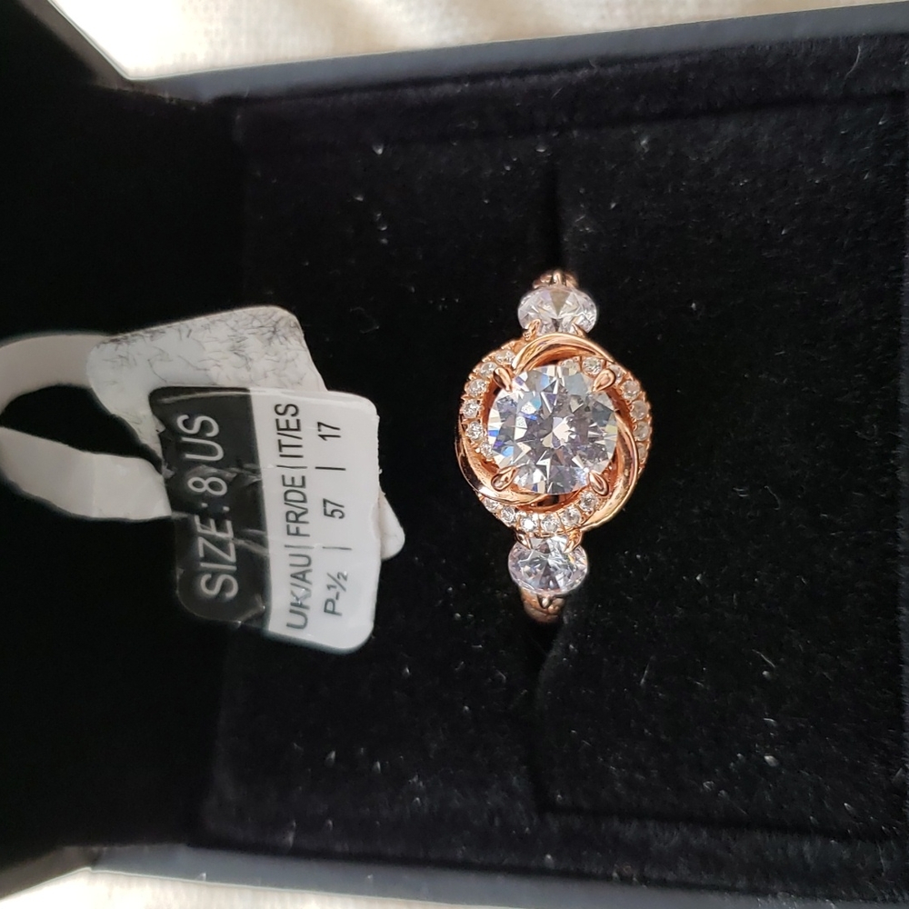 Jeulia Floral Halo Round Cut Sterling Silver